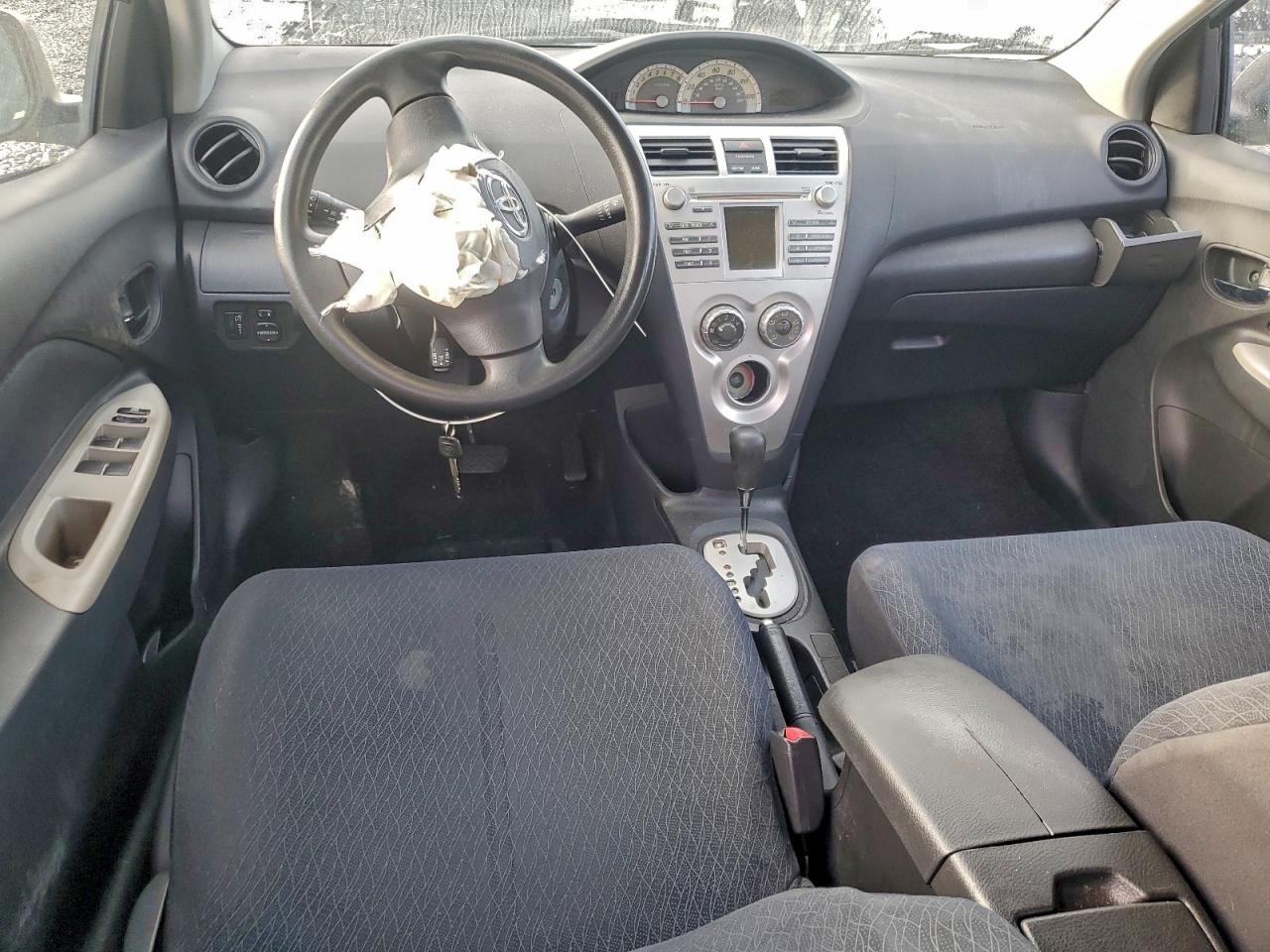 2008 TOYOTA YARIS photo 8