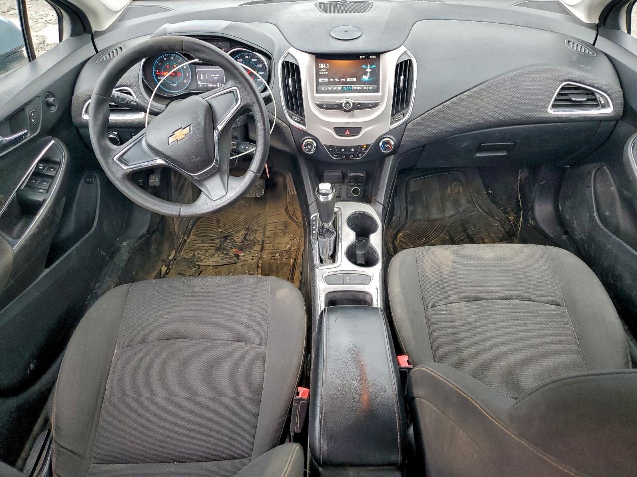 2017 CHEVROLET CRUZE LS photo 8