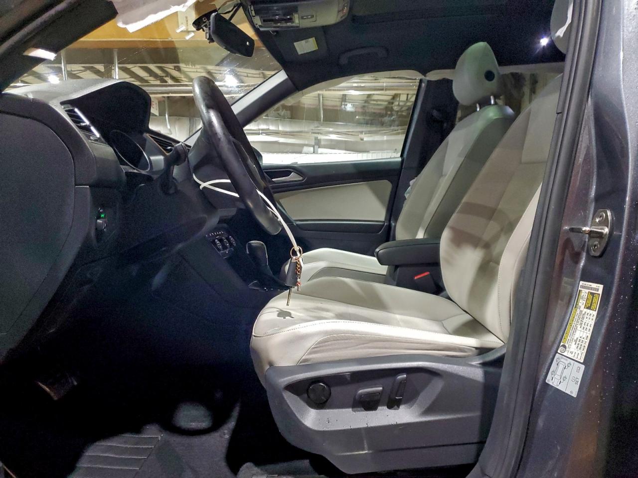 2020 VOLKSWAGEN TIGUAN SE photo 7