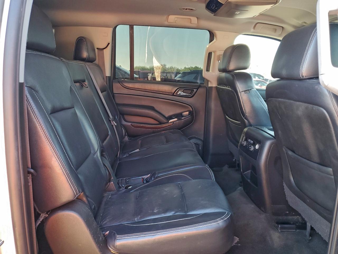 2015 GMC YUKON XL C1500 SLE photo 11
