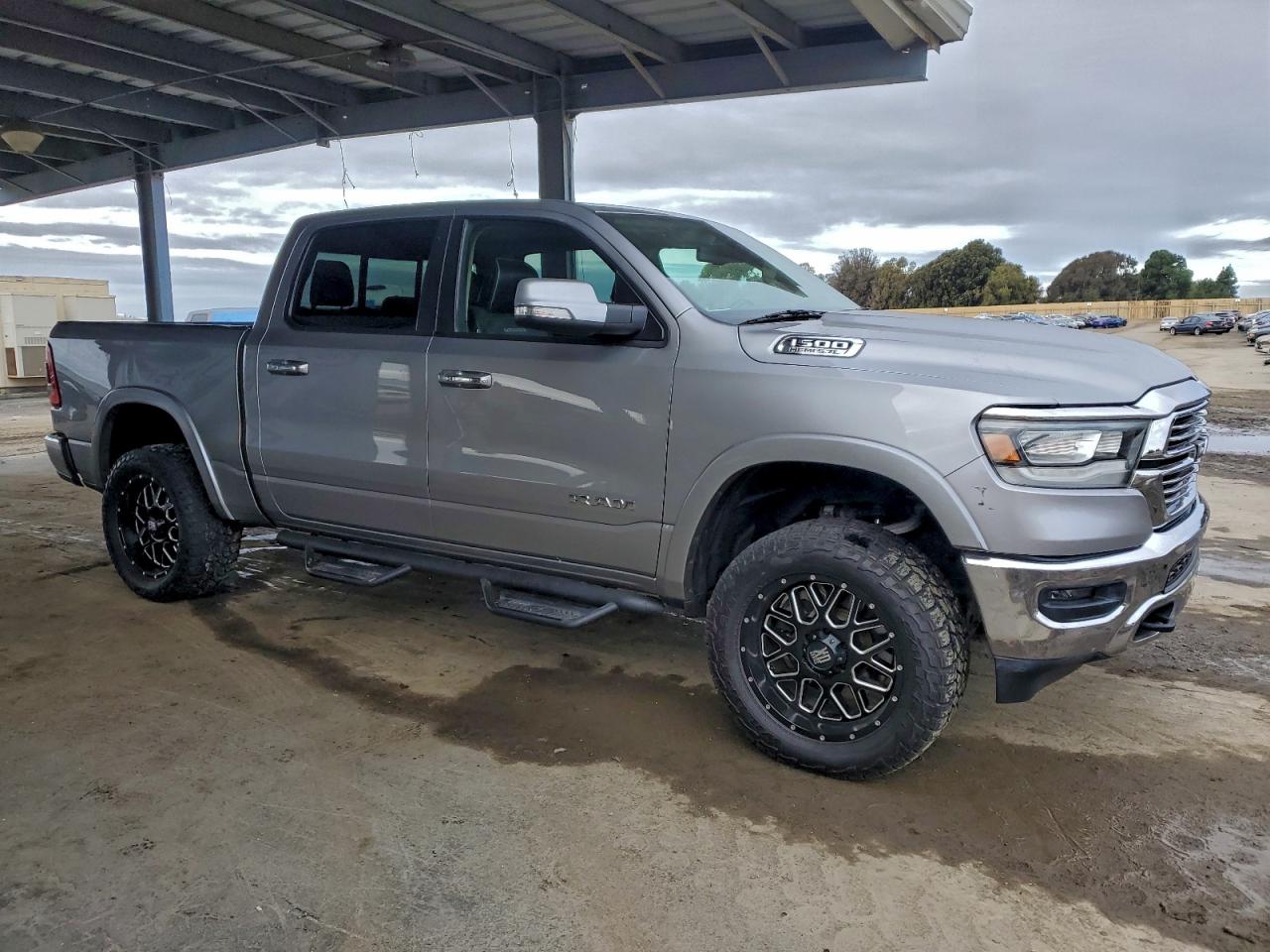 2019 RAM 1500 LARAMIE photo 4