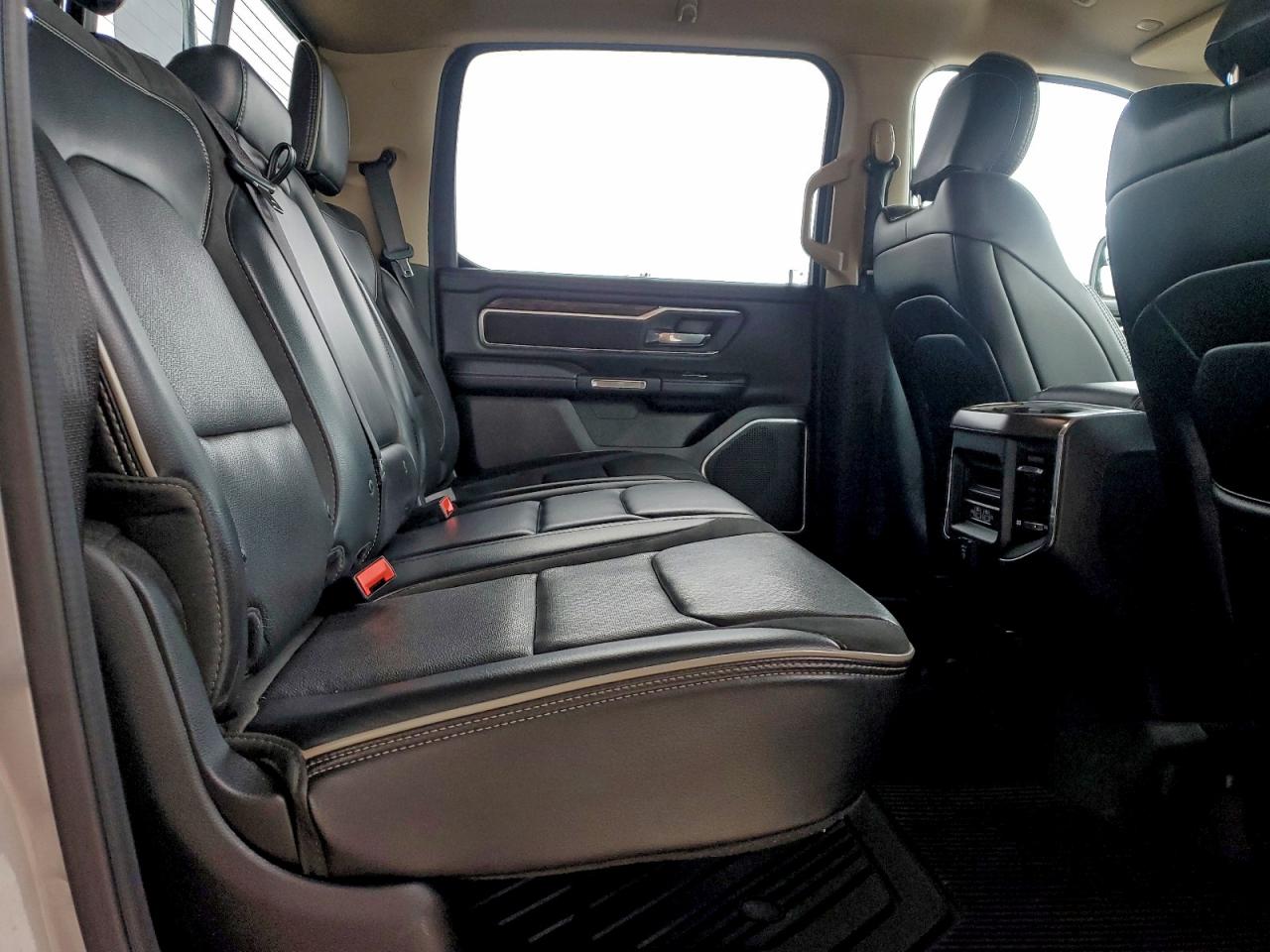 2019 RAM 1500 LARAMIE photo 10