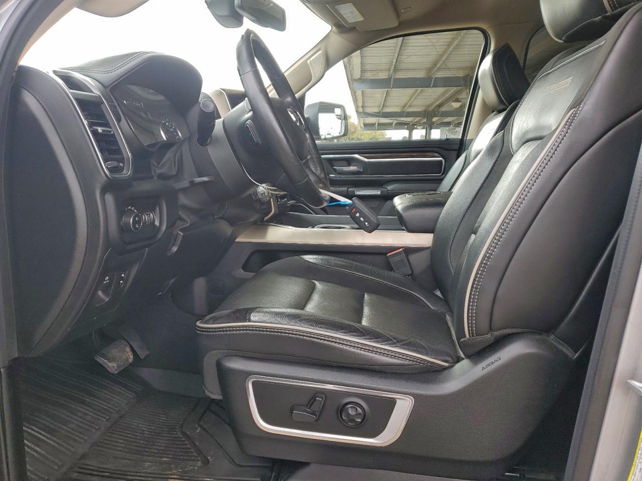 2019 RAM 1500 LARAMIE photo 7