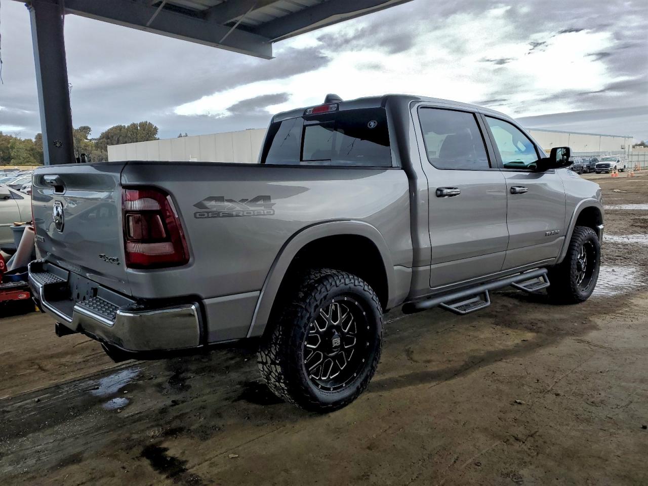 2019 RAM 1500 LARAMIE photo 3