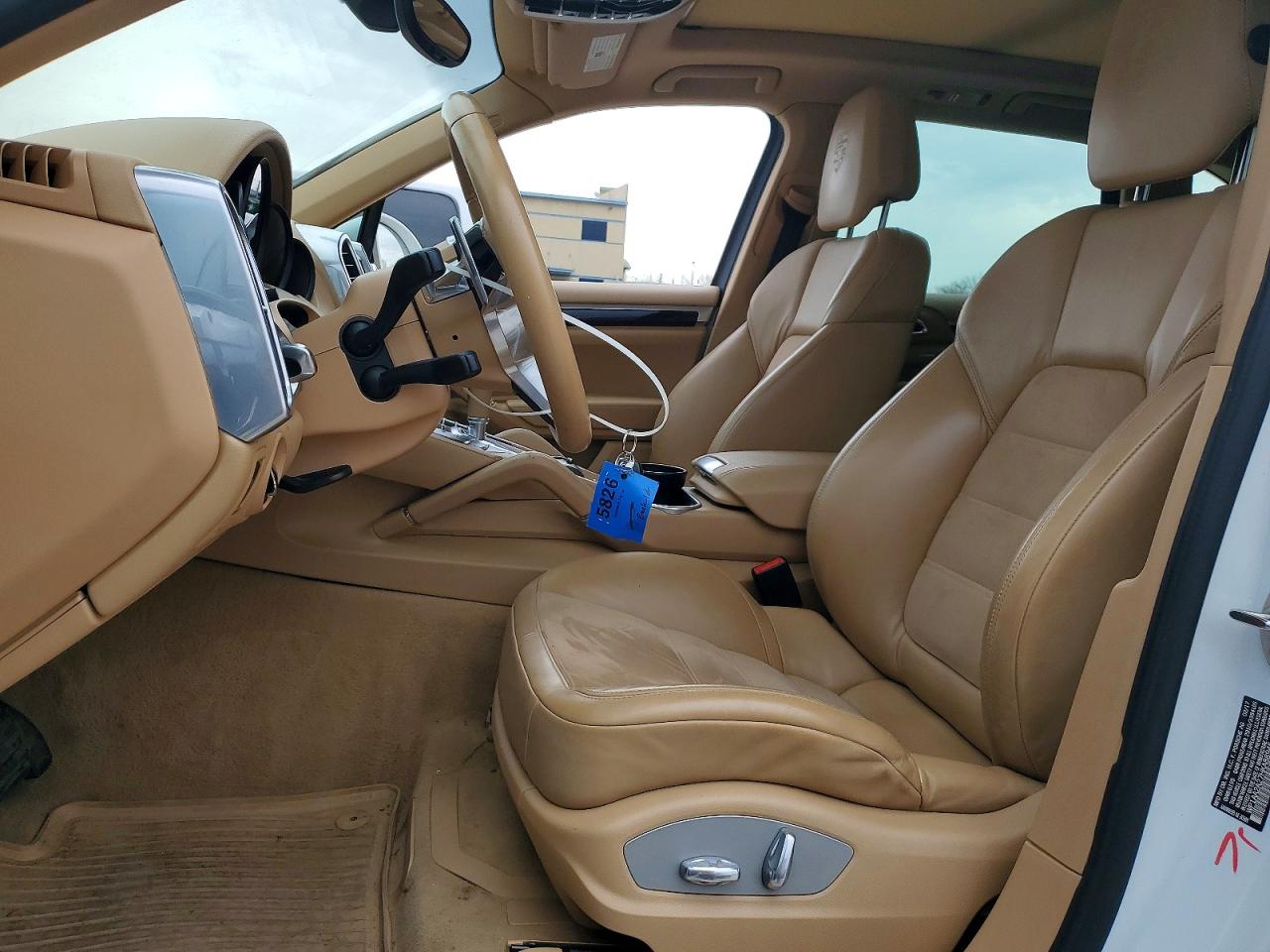 2017 PORSCHE CAYENNE photo 19