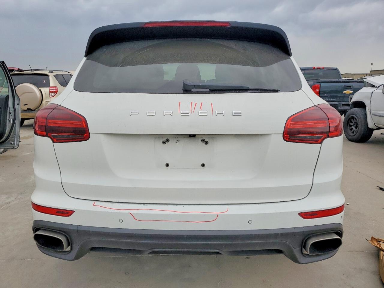 2017 PORSCHE CAYENNE photo 16