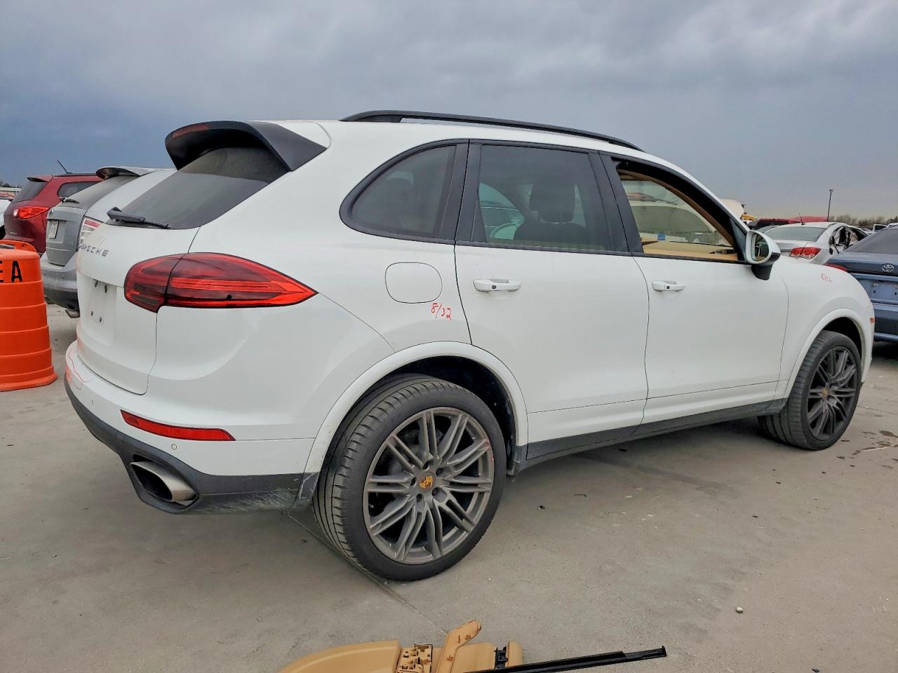 2017 PORSCHE CAYENNE photo 7