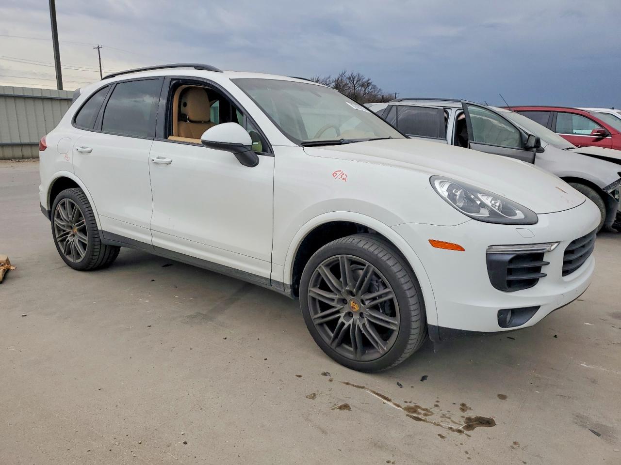 2017 PORSCHE CAYENNE photo 10