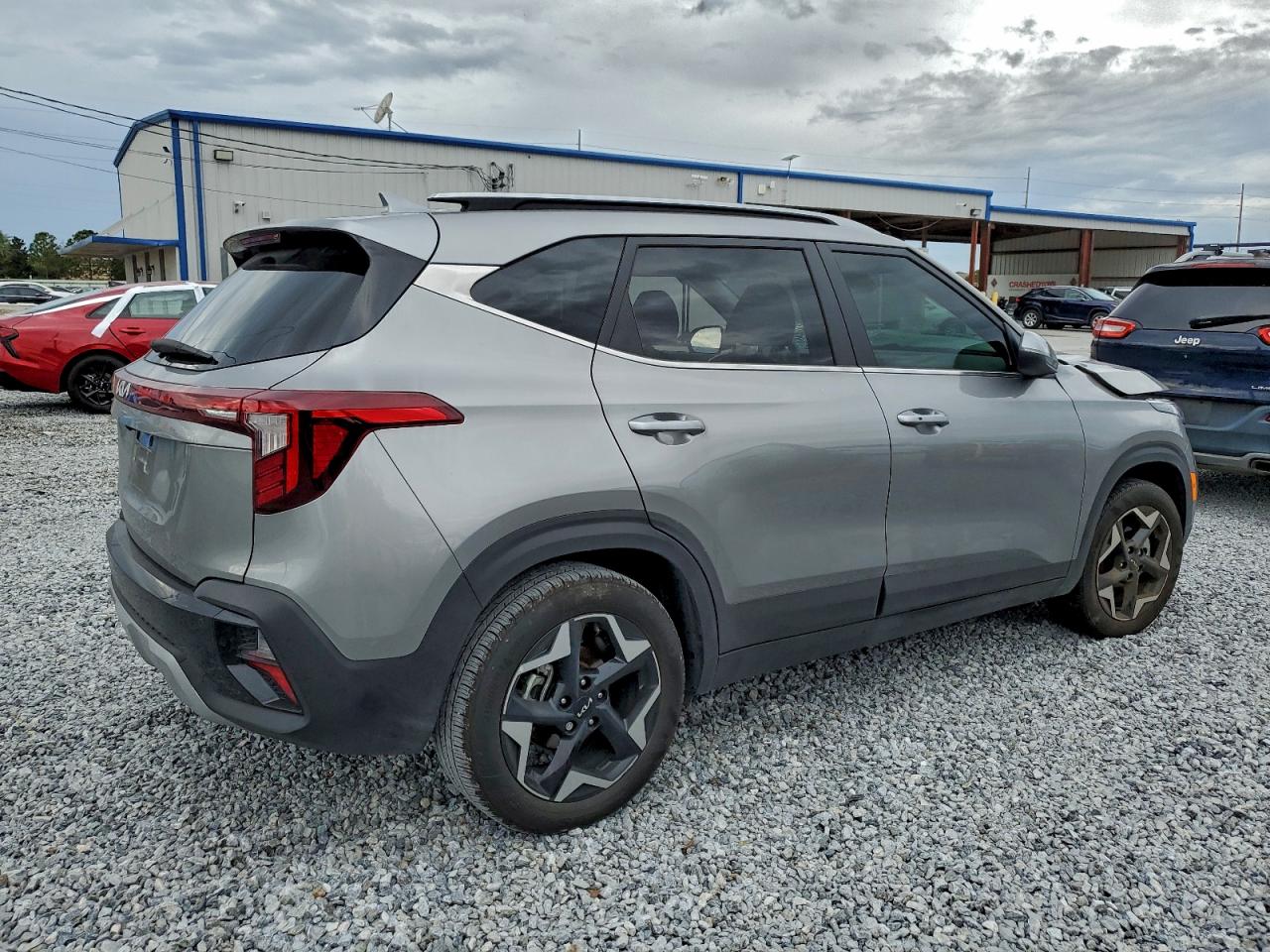 2025 KIA SELTOS EX photo 4