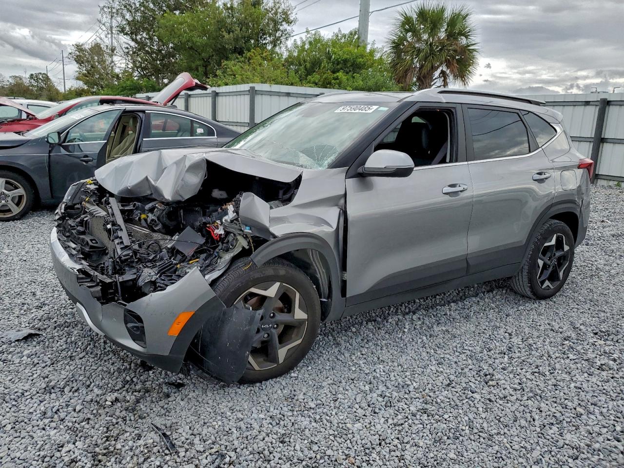 2025 KIA SELTOS EX photo 2