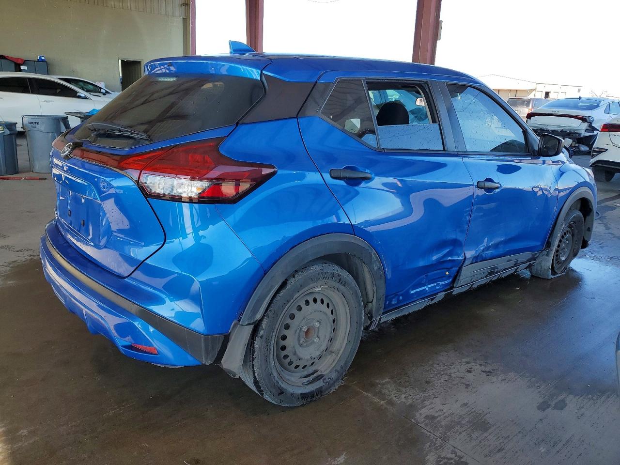 2023 NISSAN KICKS S photo 3
