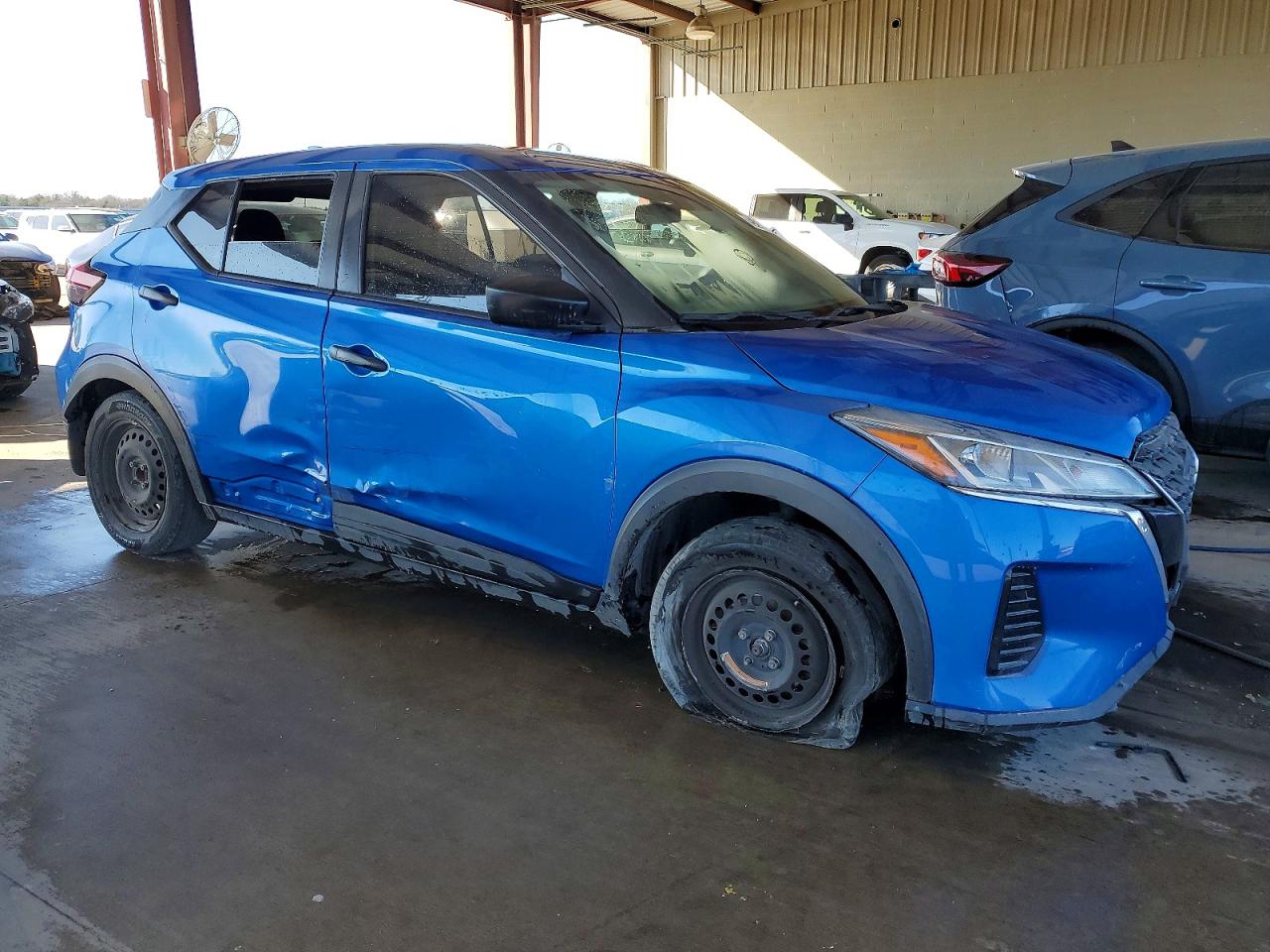 2023 NISSAN KICKS S photo 4