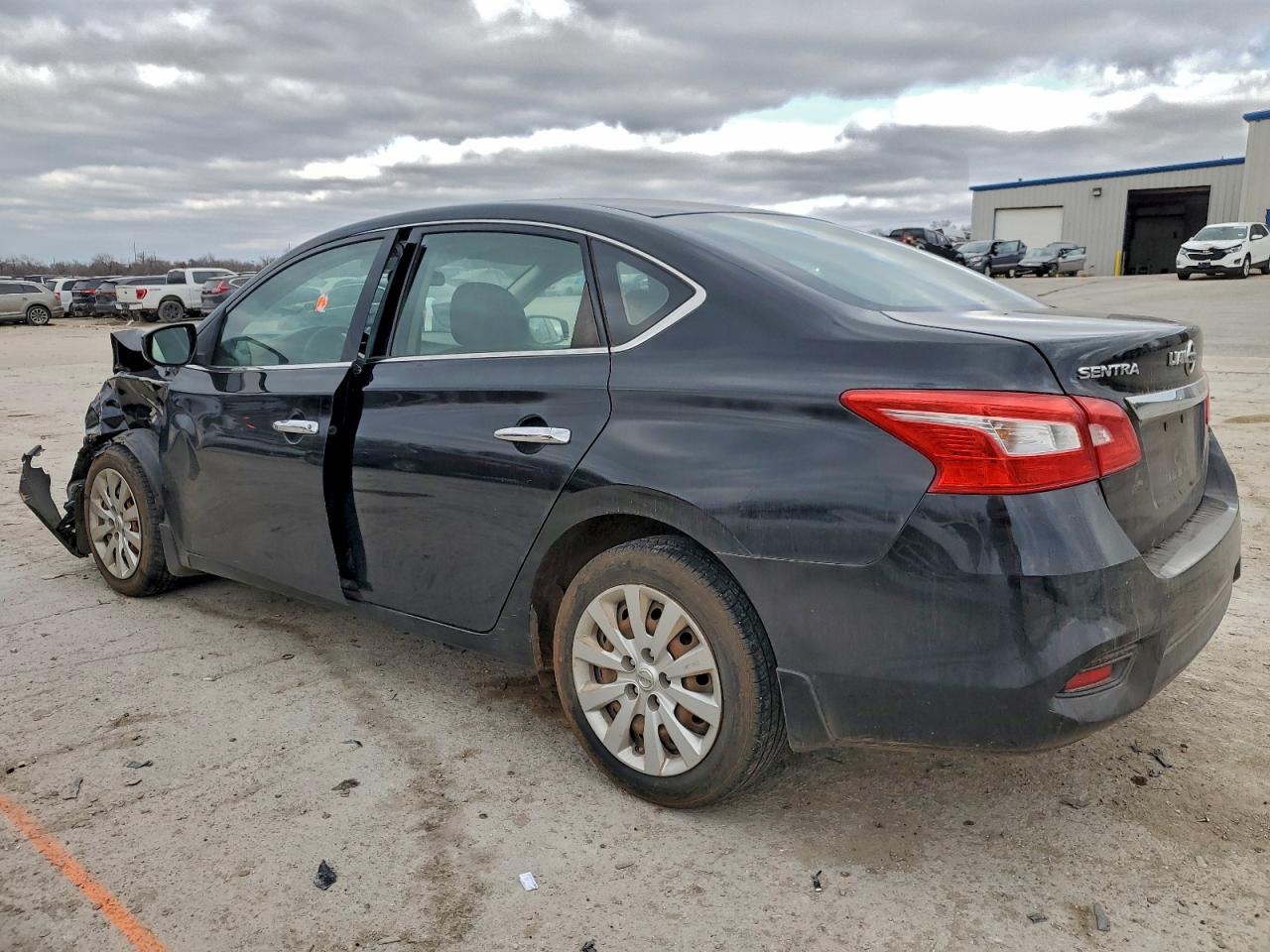 2016 NISSAN SENTRA S photo 2