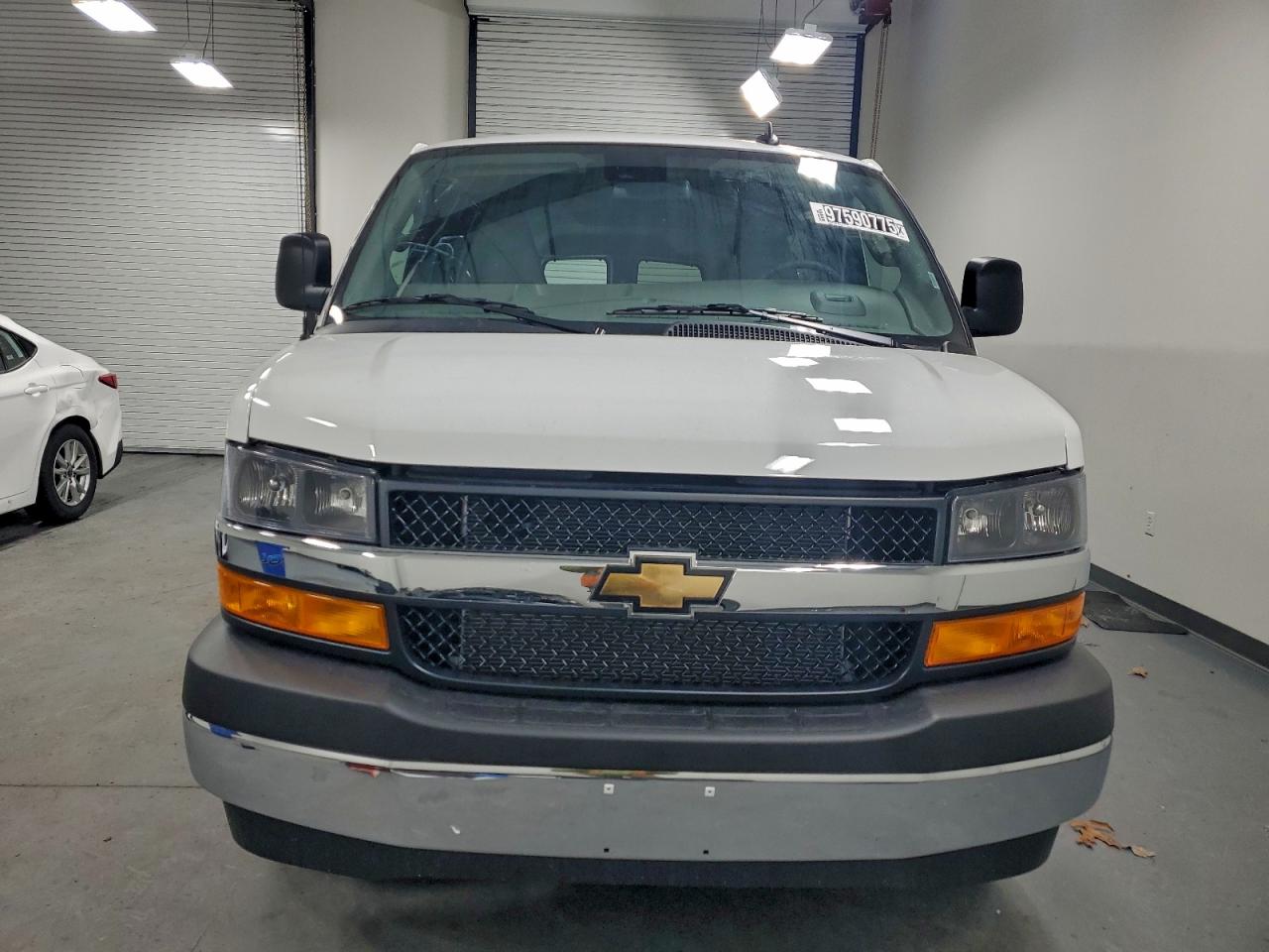 2025 CHEVROLET EXPRESS G3500 LT photo 9
