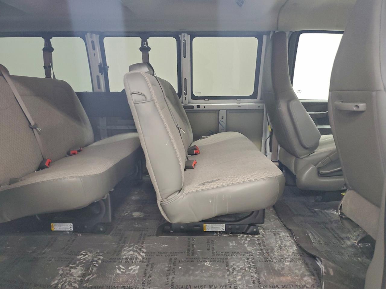 2025 CHEVROLET EXPRESS G3500 LT photo 21