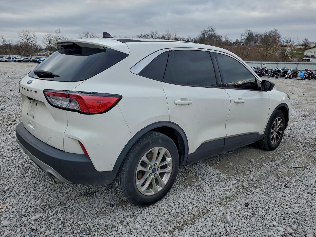2022 FORD ESCAPE SE photo 3