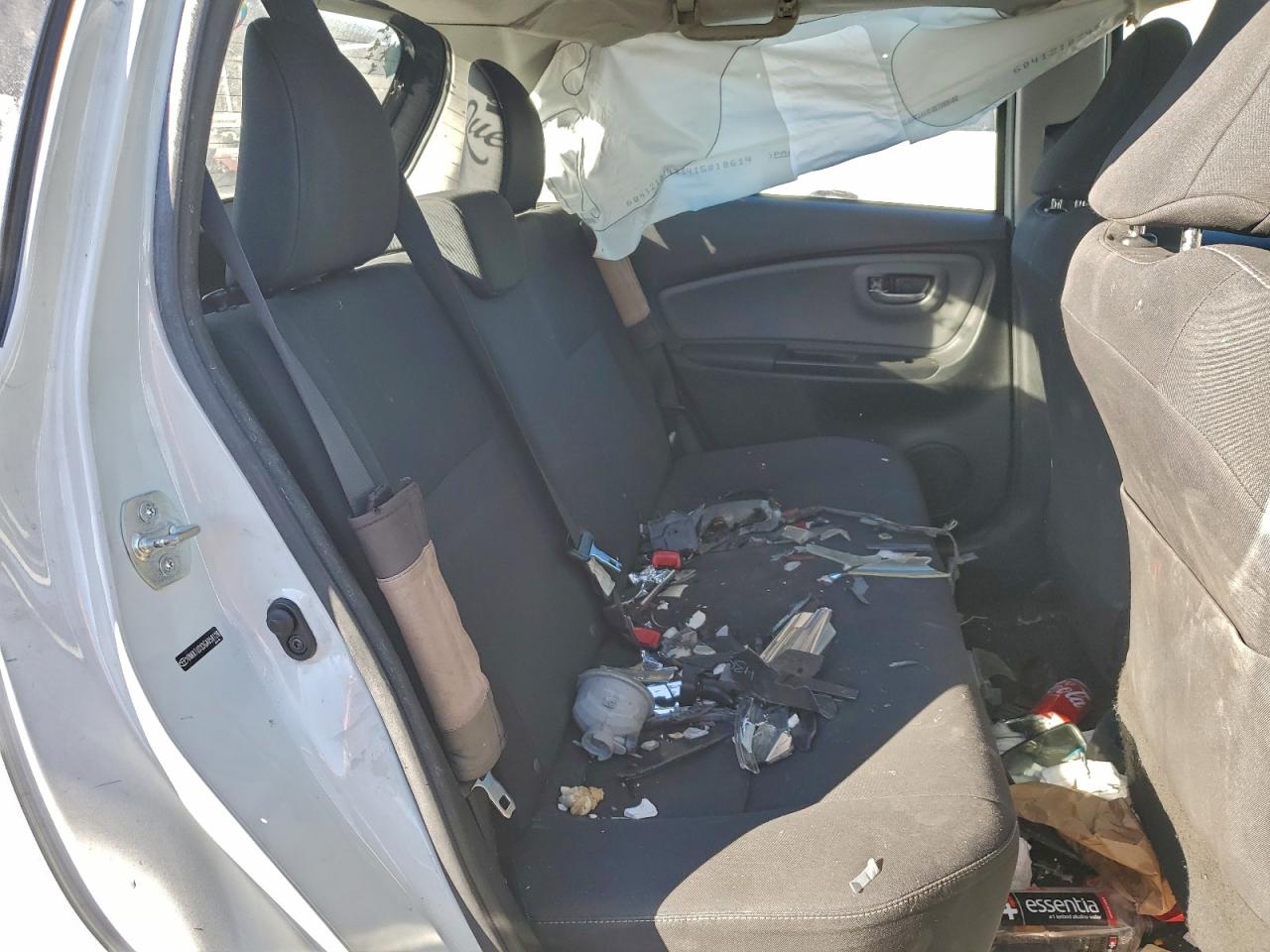 2016 TOYOTA YARIS L photo 10