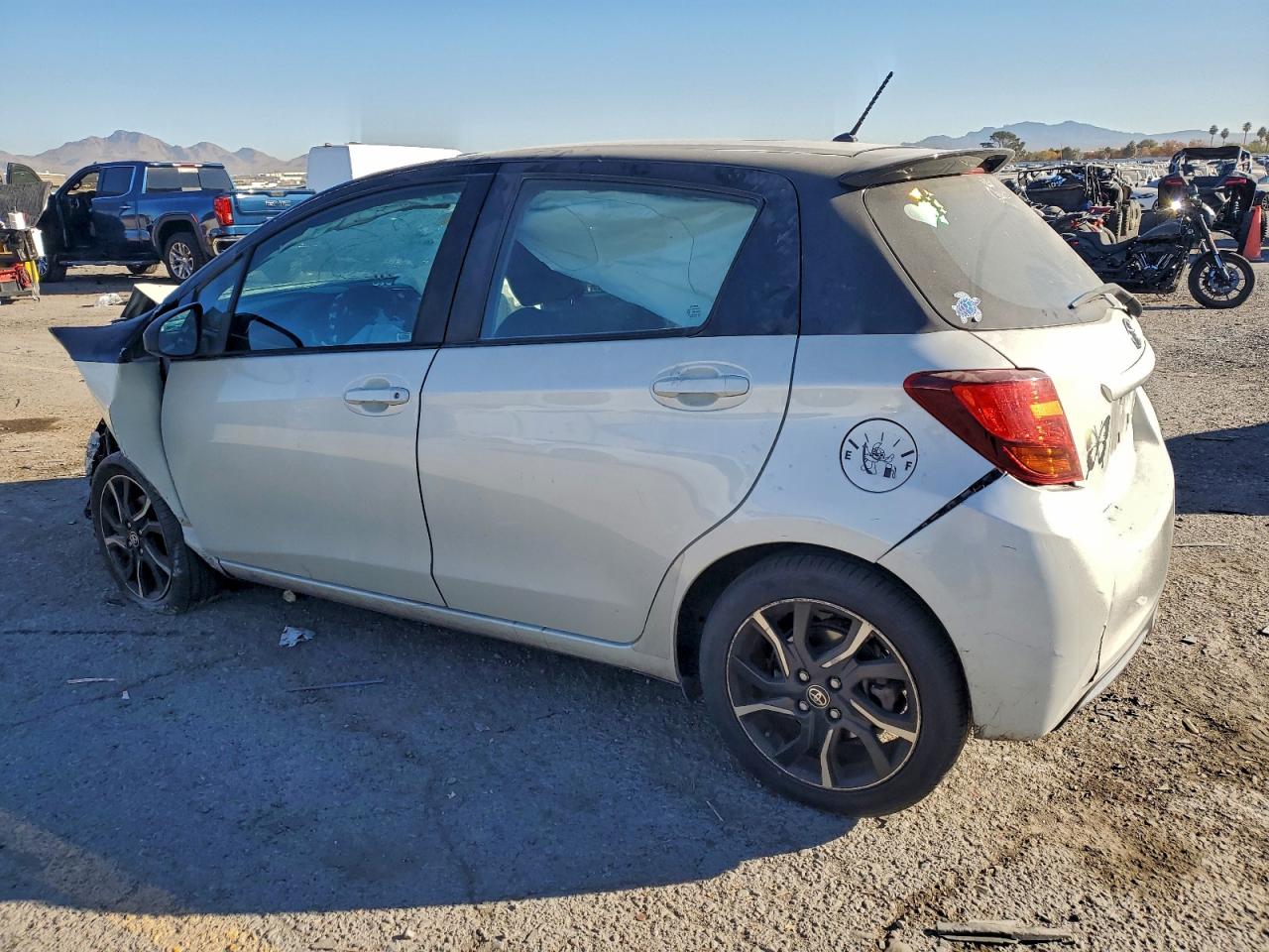 2016 TOYOTA YARIS L photo 2