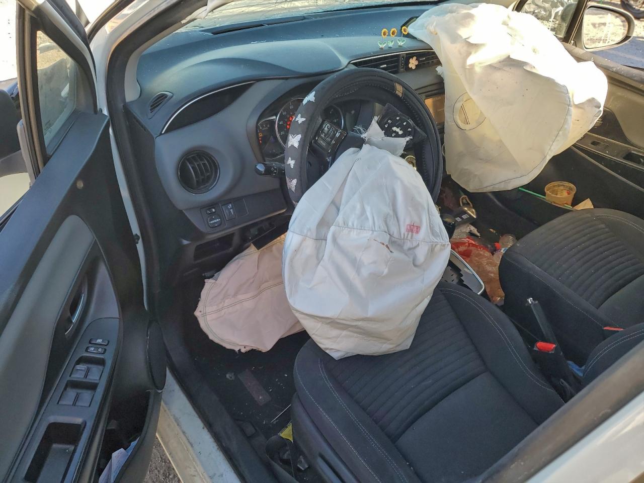 2016 TOYOTA YARIS L photo 8