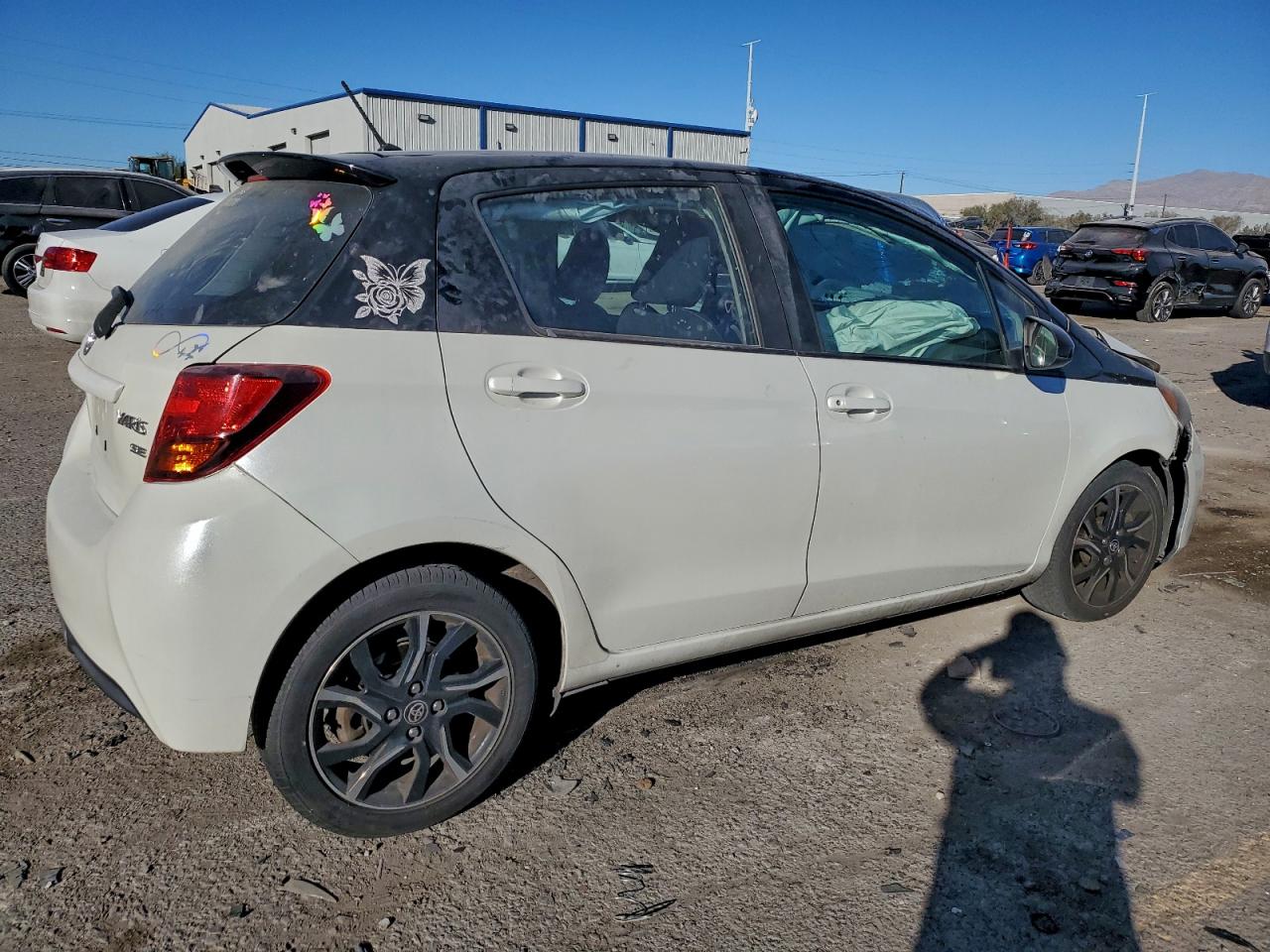 2016 TOYOTA YARIS L photo 3