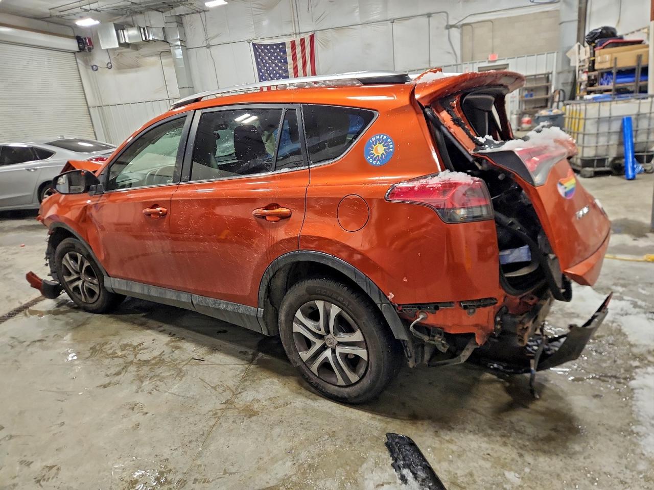 2016 TOYOTA RAV4 LE photo 2