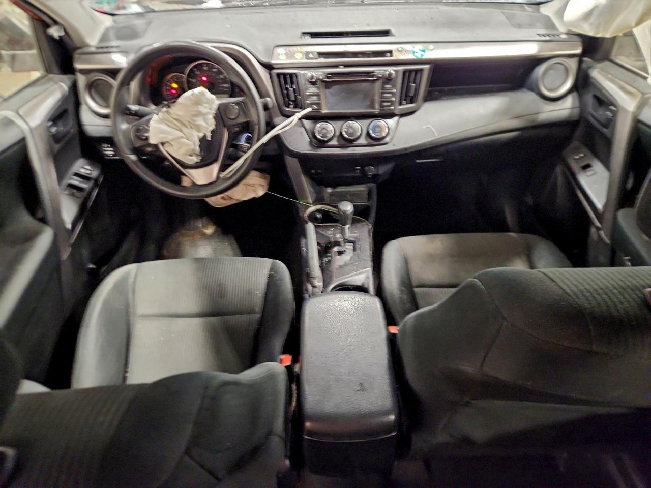 2016 TOYOTA RAV4 LE photo 8