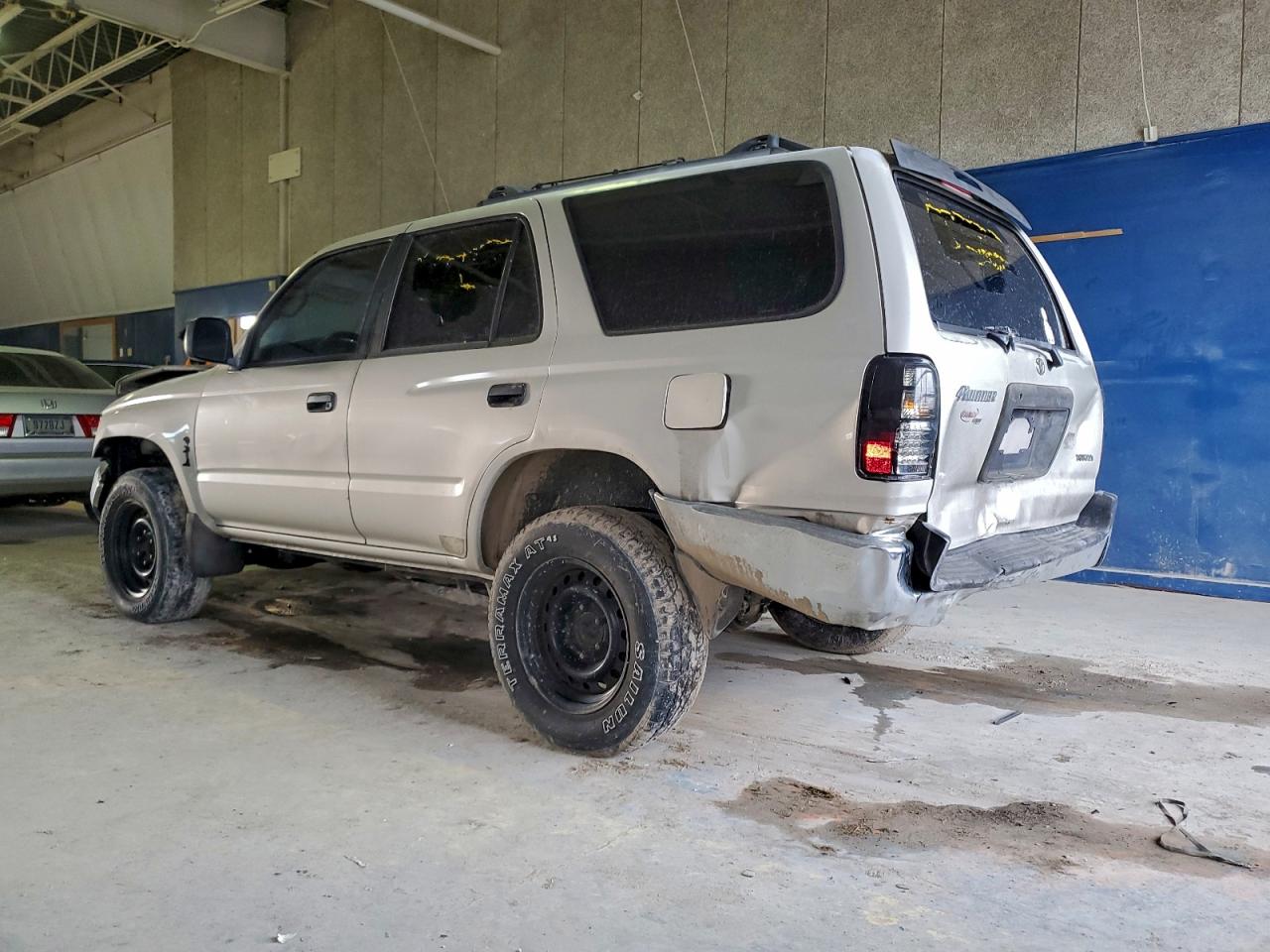 2000 TOYOTA 4RUNNER photo 2