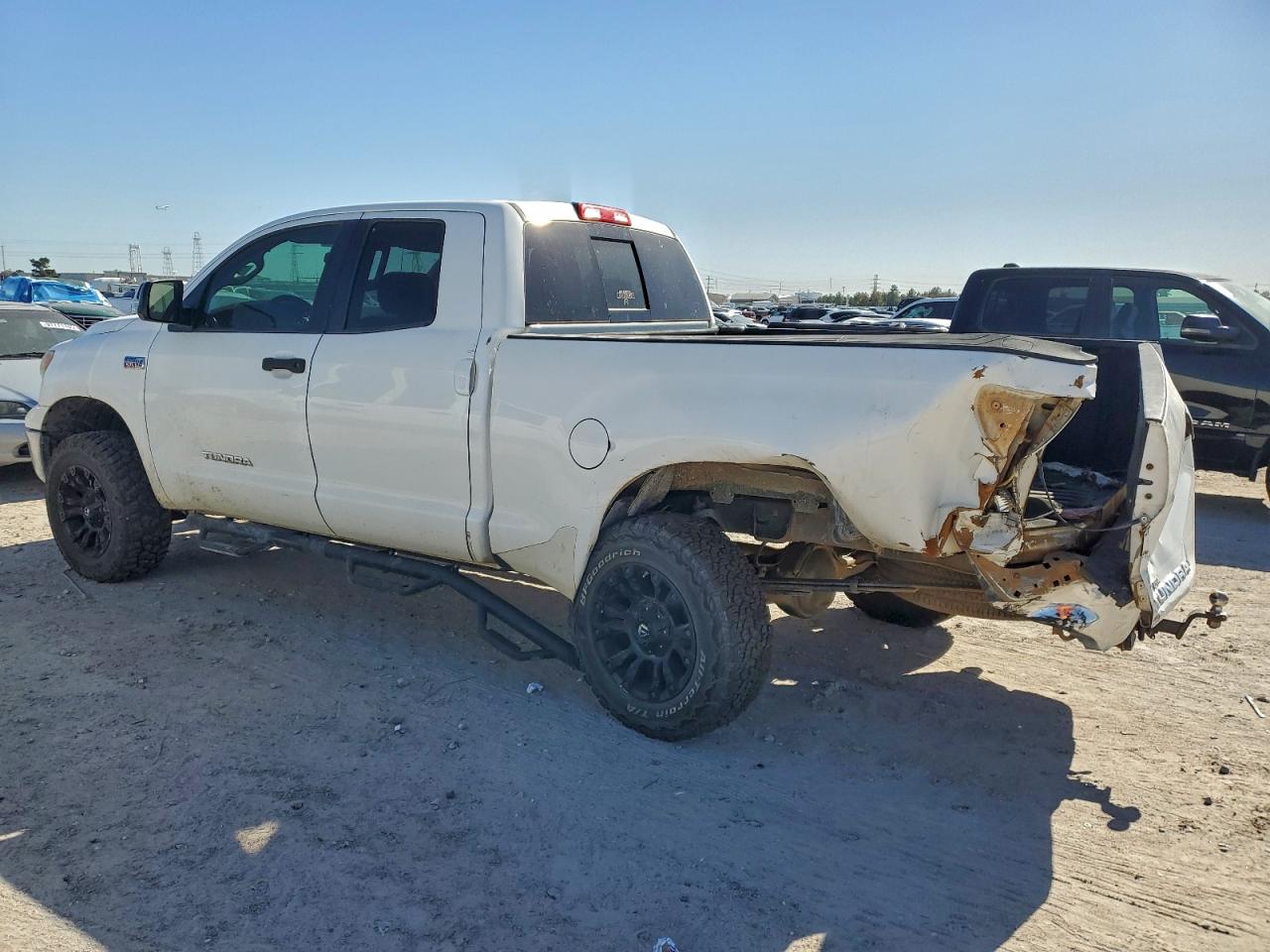 2013 TOYOTA TUNDRA DOUBLE CAB SR5 photo 2