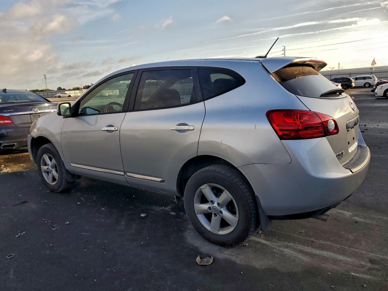 2013 NISSAN ROGUE S photo 2