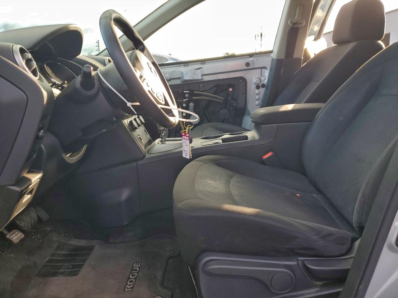 2013 NISSAN ROGUE S photo 7