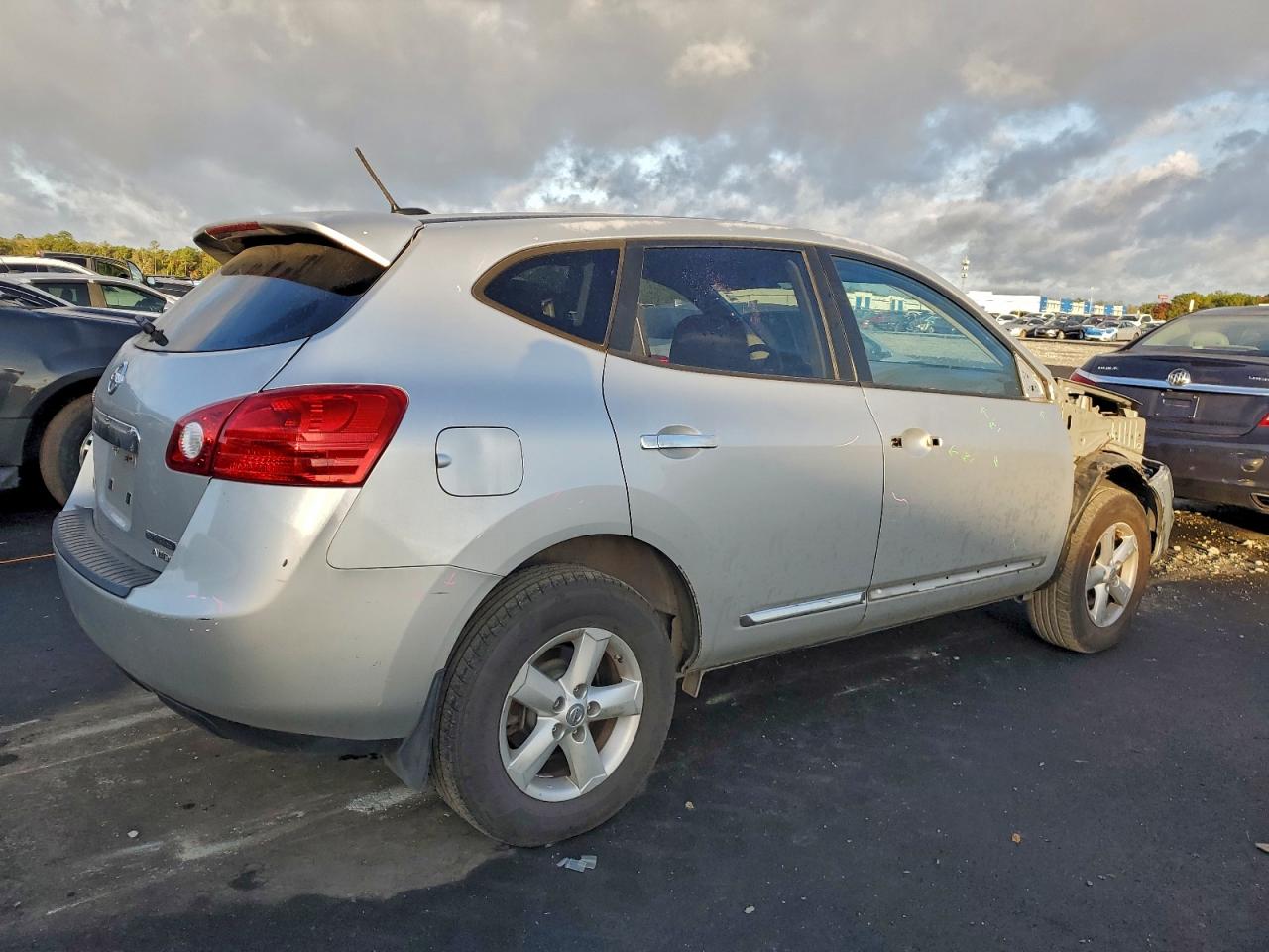 2013 NISSAN ROGUE S photo 3