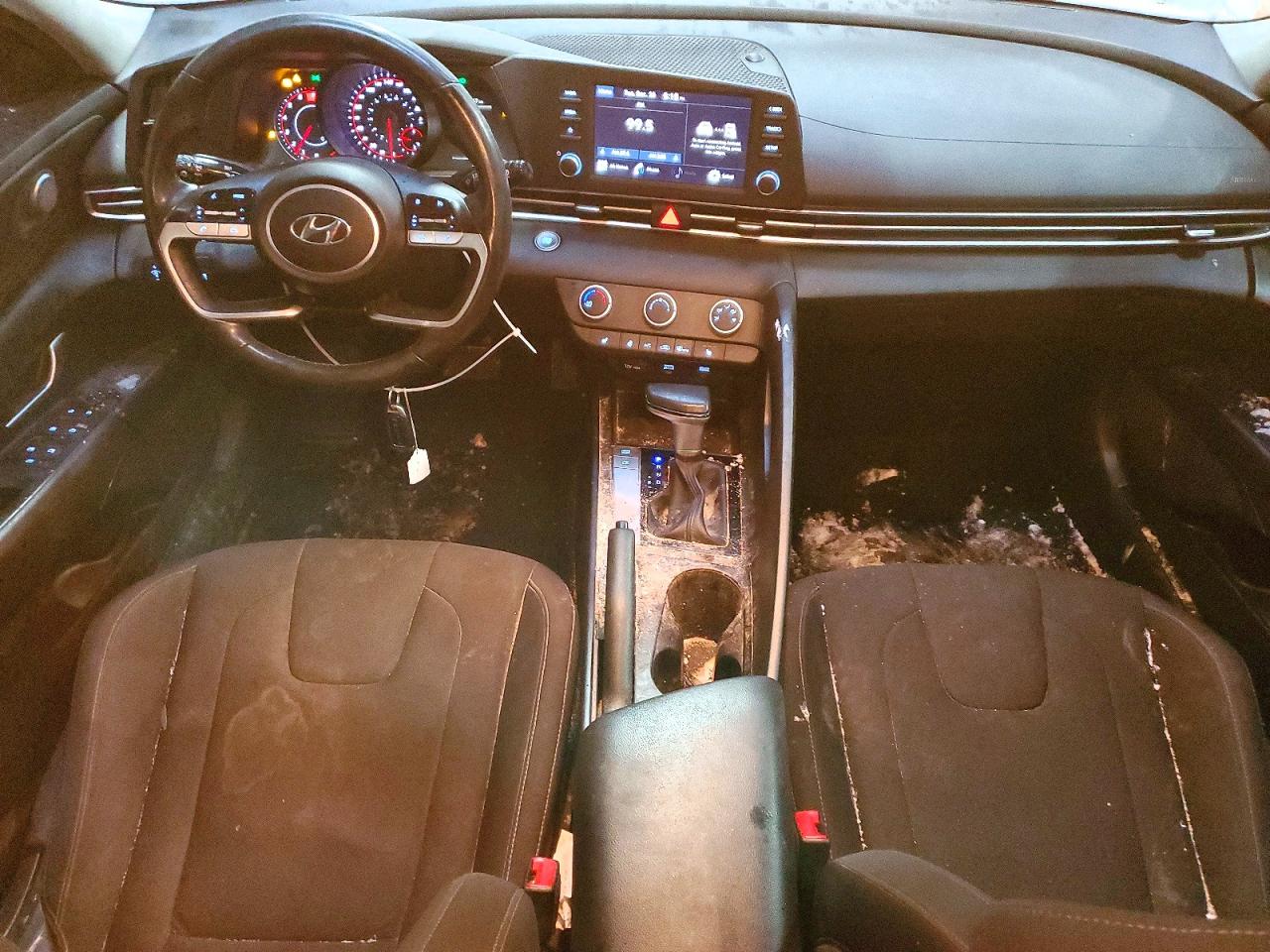 2021 HYUNDAI ELANTRA SEL photo 8