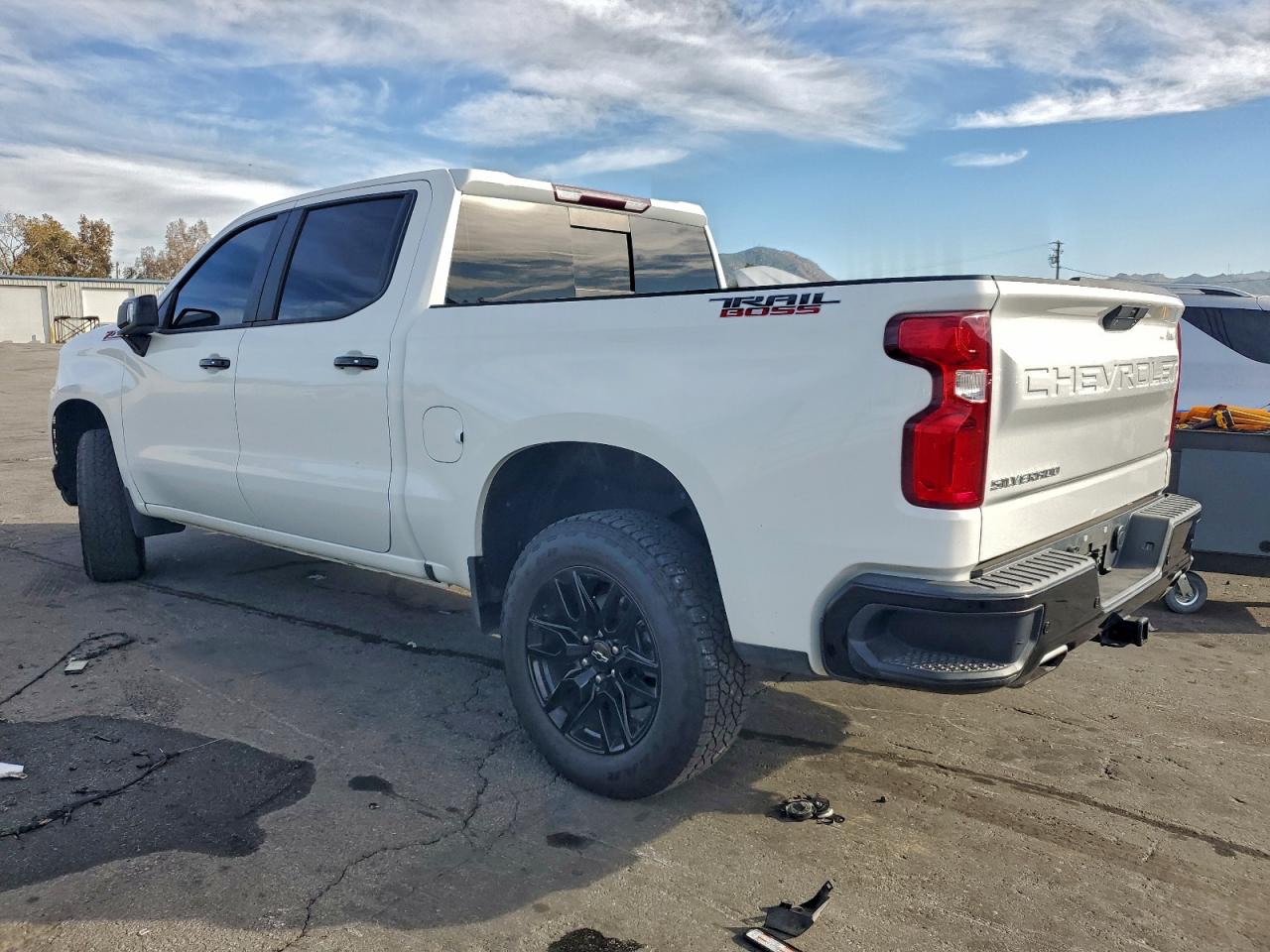2019 CHEVROLET SILVERADO K1500 LT TRAIL BOSS photo 2