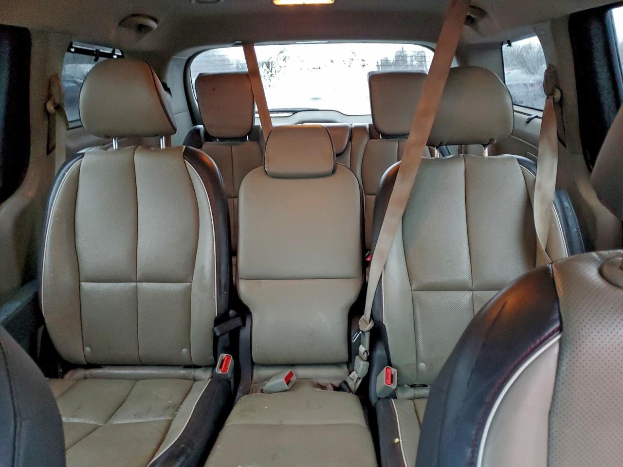 2017 KIA SEDONA LX photo 10