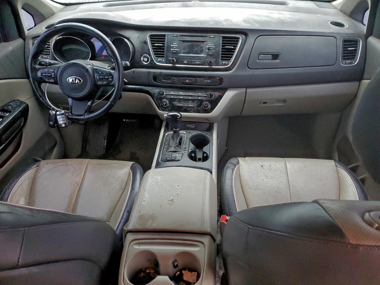 2017 KIA SEDONA LX photo 8