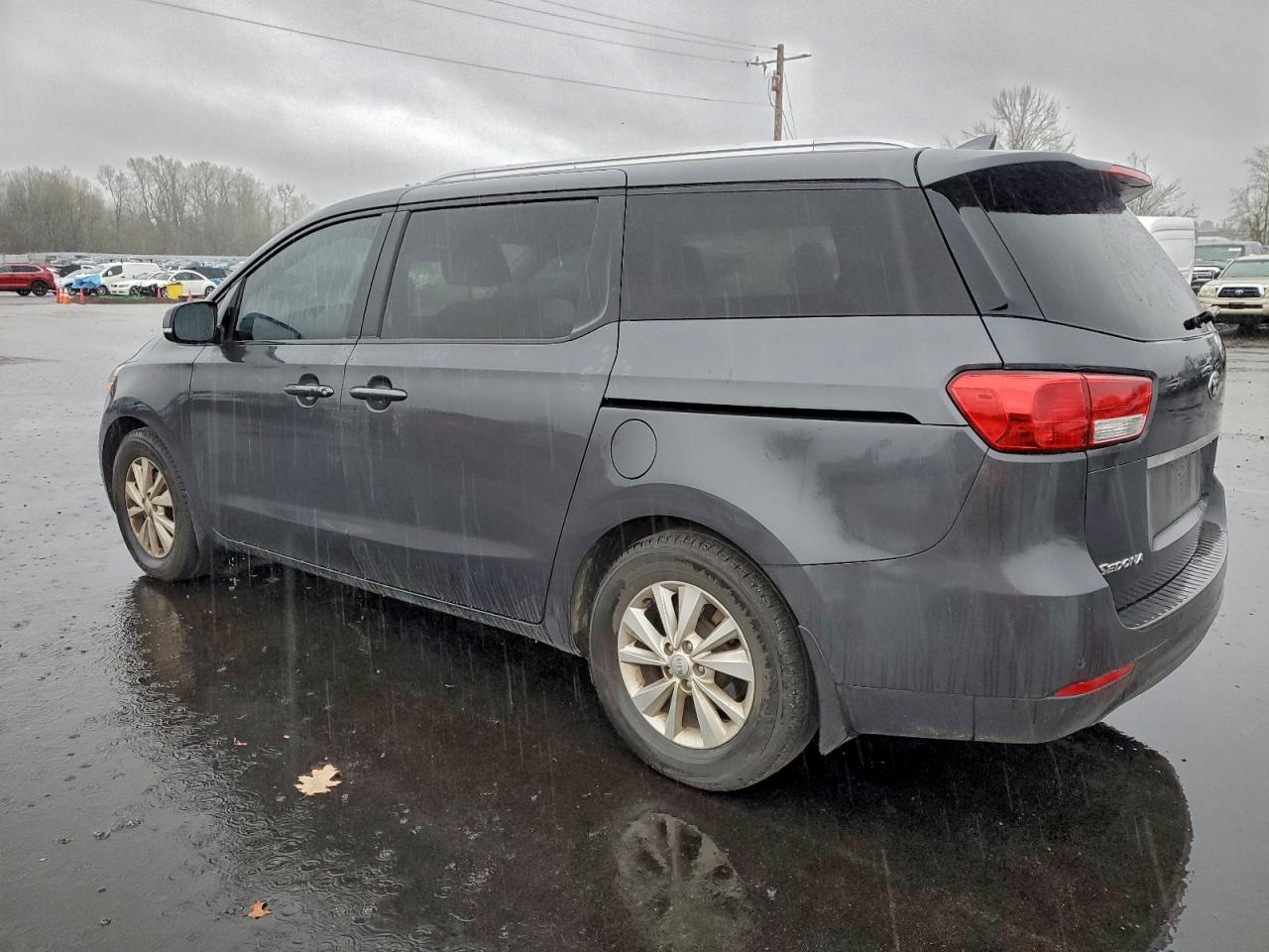 2017 KIA SEDONA LX photo 2