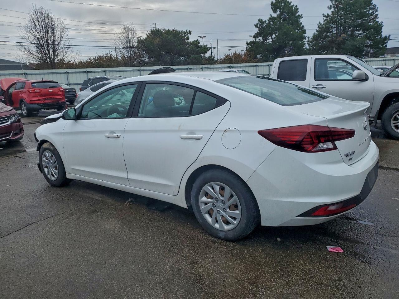 2019 HYUNDAI ELANTRA SE photo 2