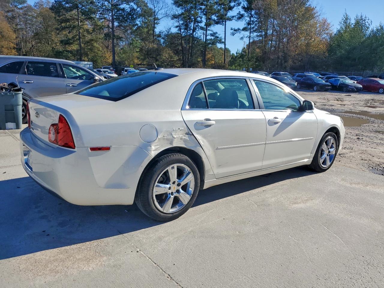 2011 CHEVROLET MALIBU 1LT photo 3