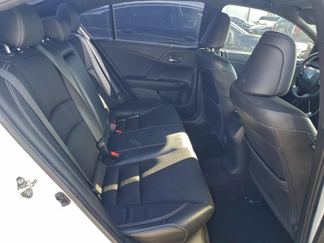 2016 HONDA ACCORD SPORT photo 19