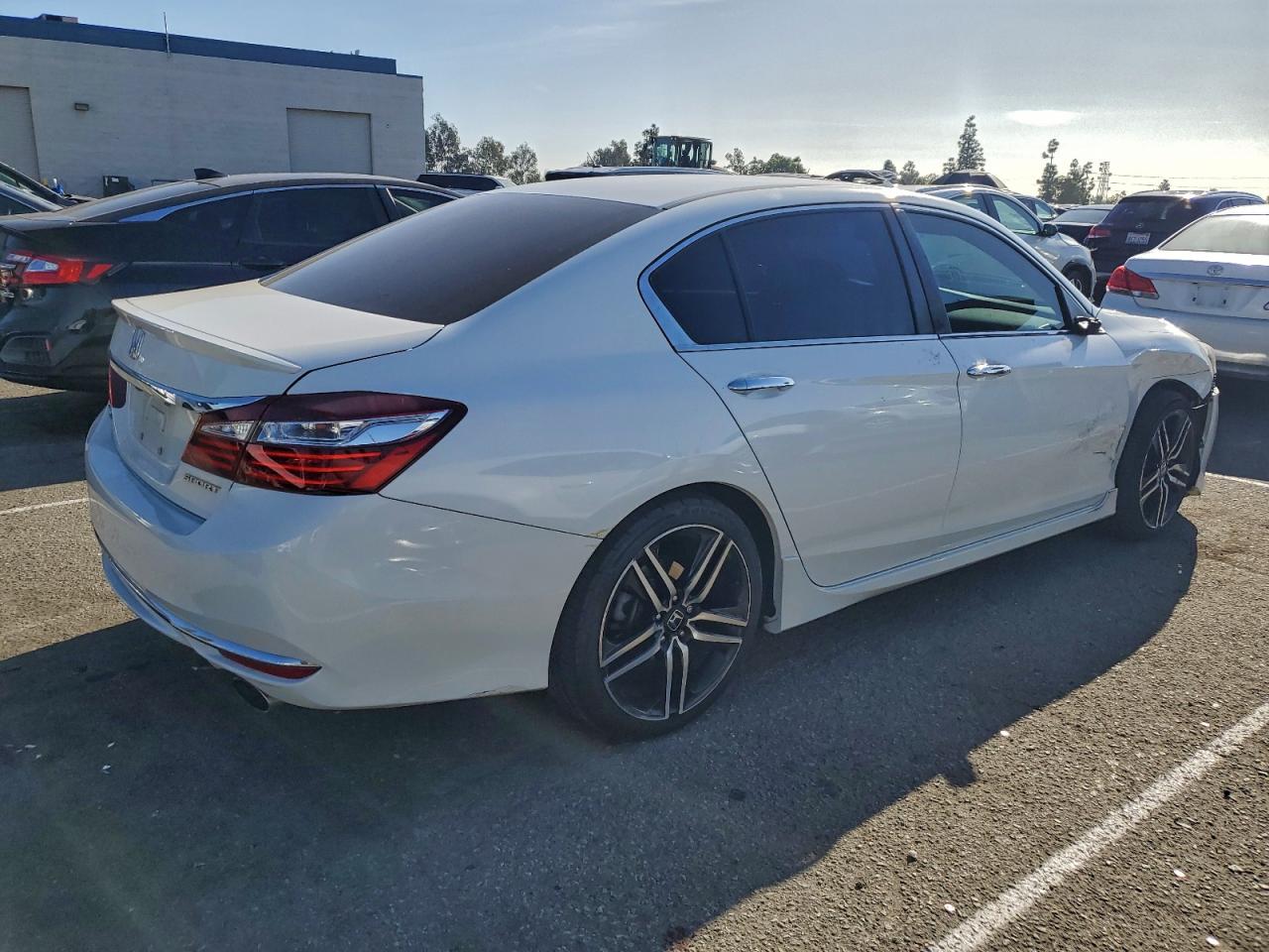2016 HONDA ACCORD SPORT photo 5