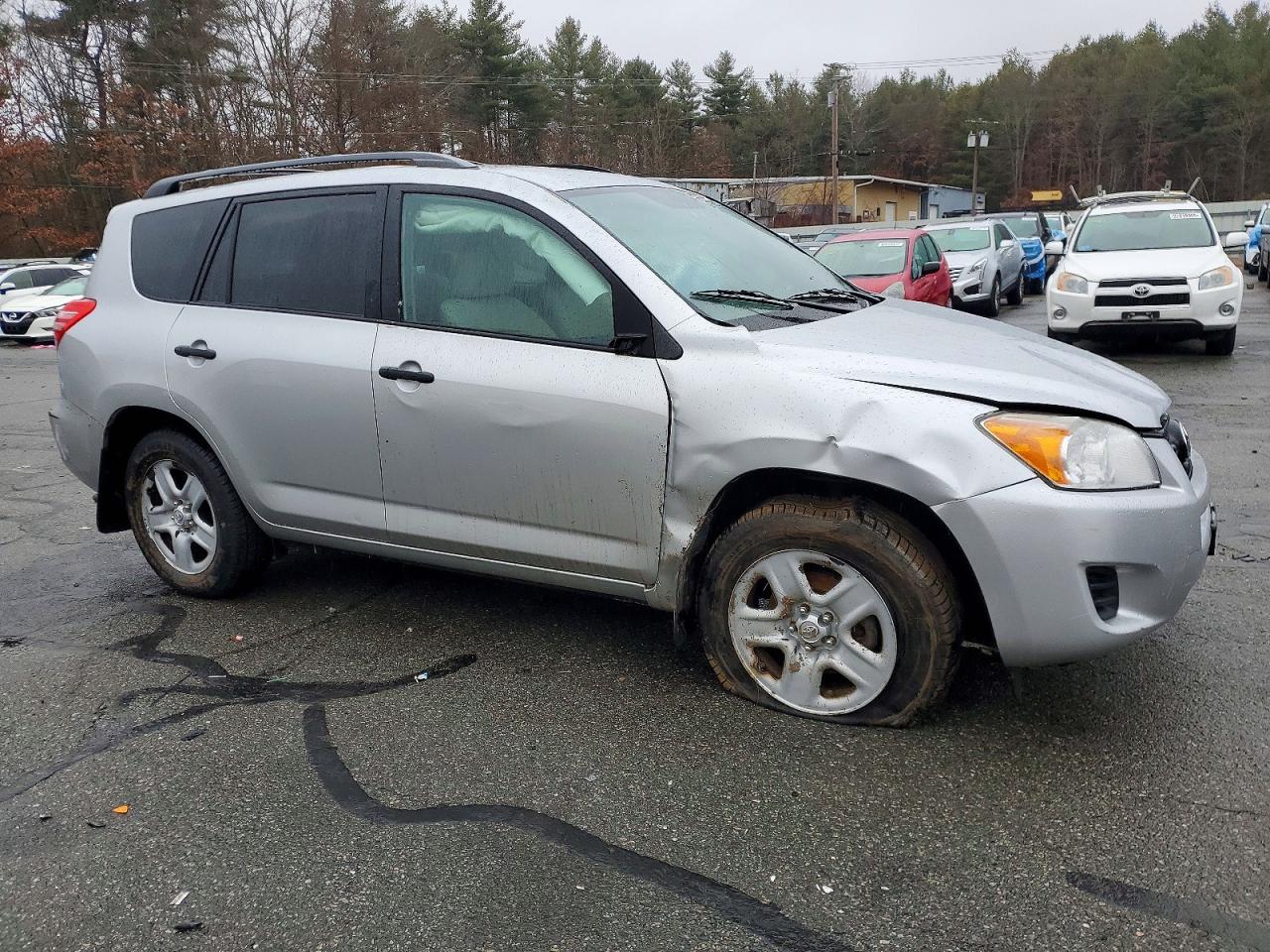 2011 TOYOTA RAV4 BASE photo 4