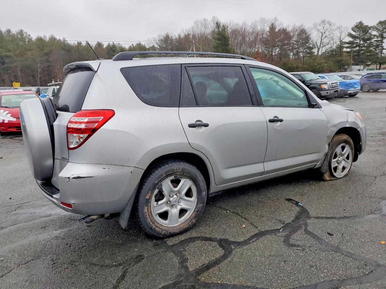 2011 TOYOTA RAV4 BASE photo 3