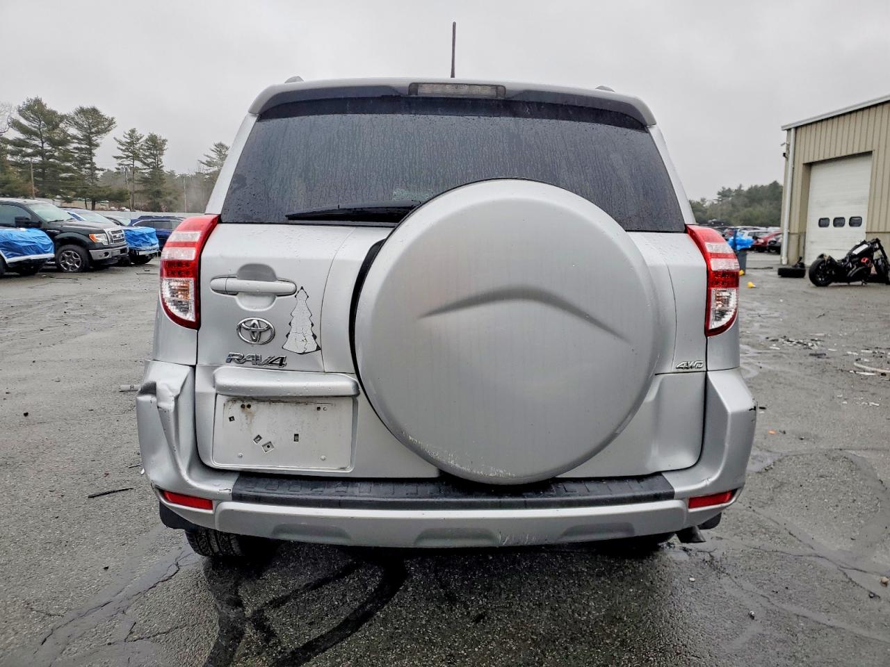 2011 TOYOTA RAV4 BASE photo 6