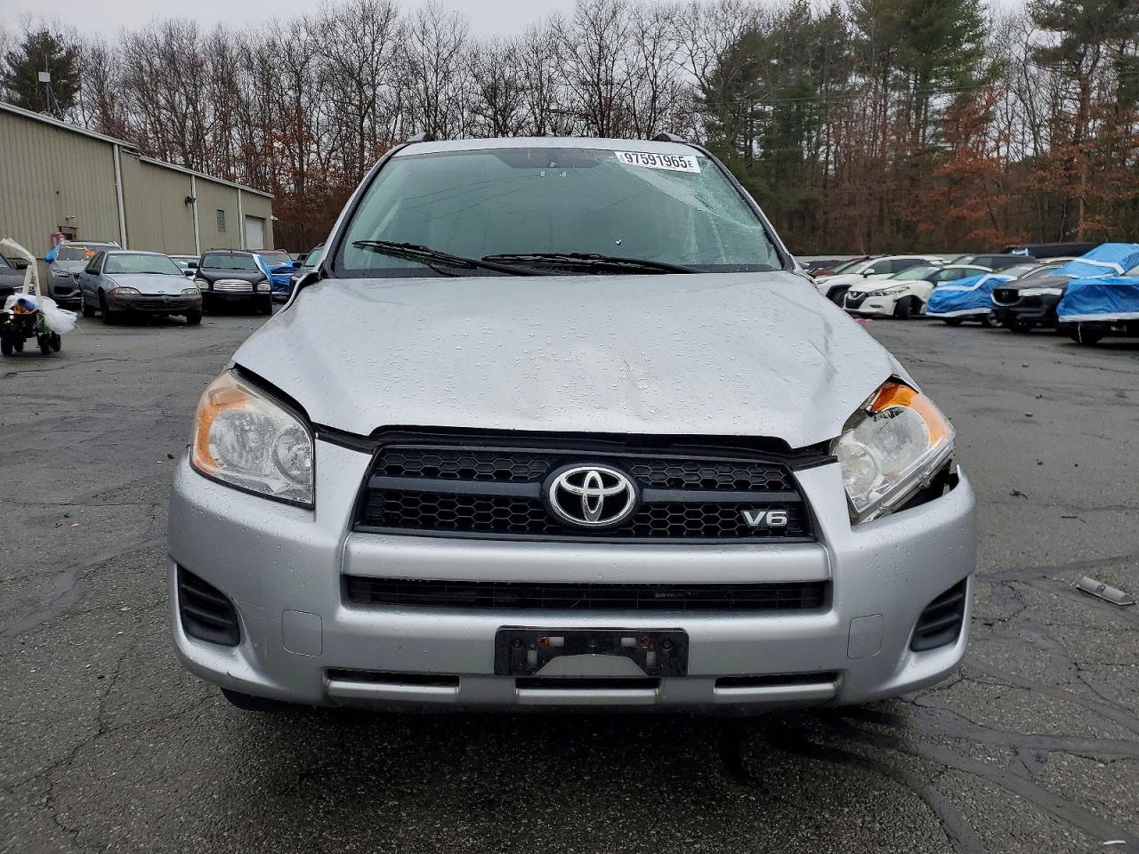 2011 TOYOTA RAV4 BASE photo 5