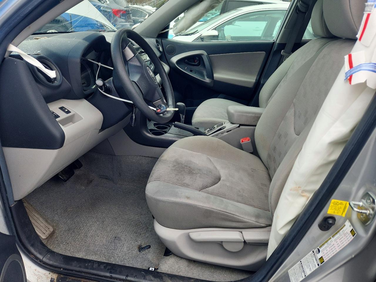 2011 TOYOTA RAV4 BASE photo 7