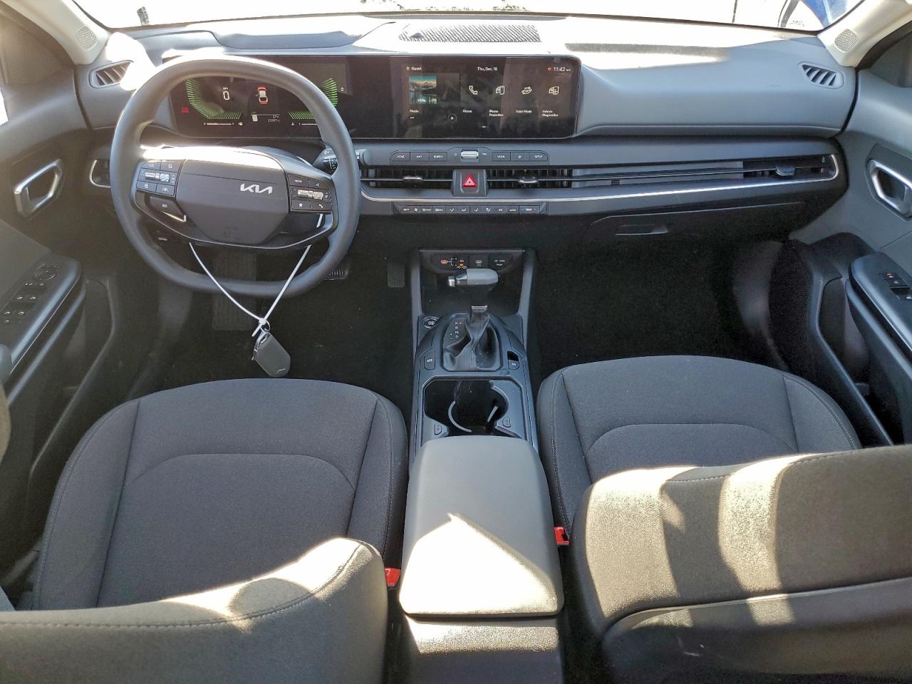 2025 KIA K4 LX photo 29