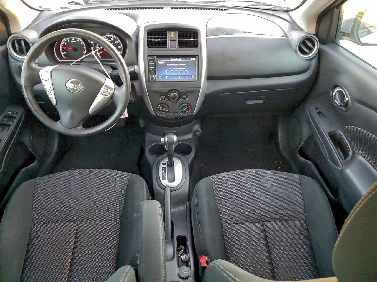 2019 NISSAN VERSA S photo 8