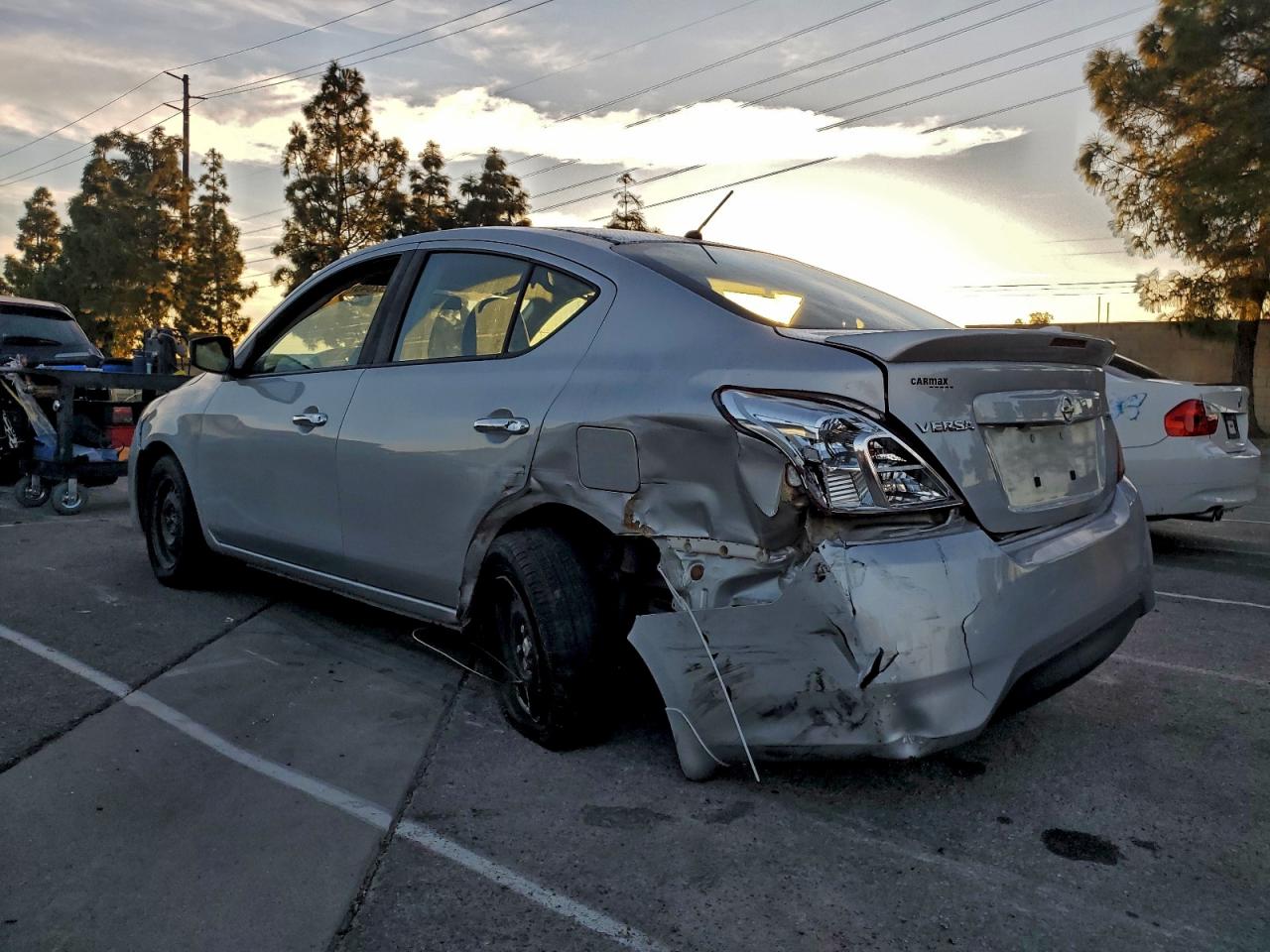 2019 NISSAN VERSA S photo 2