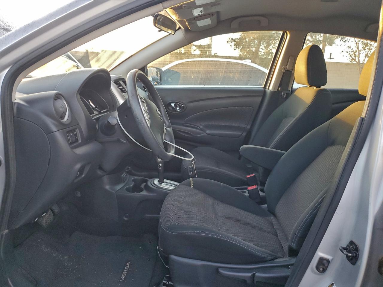 2019 NISSAN VERSA S photo 7