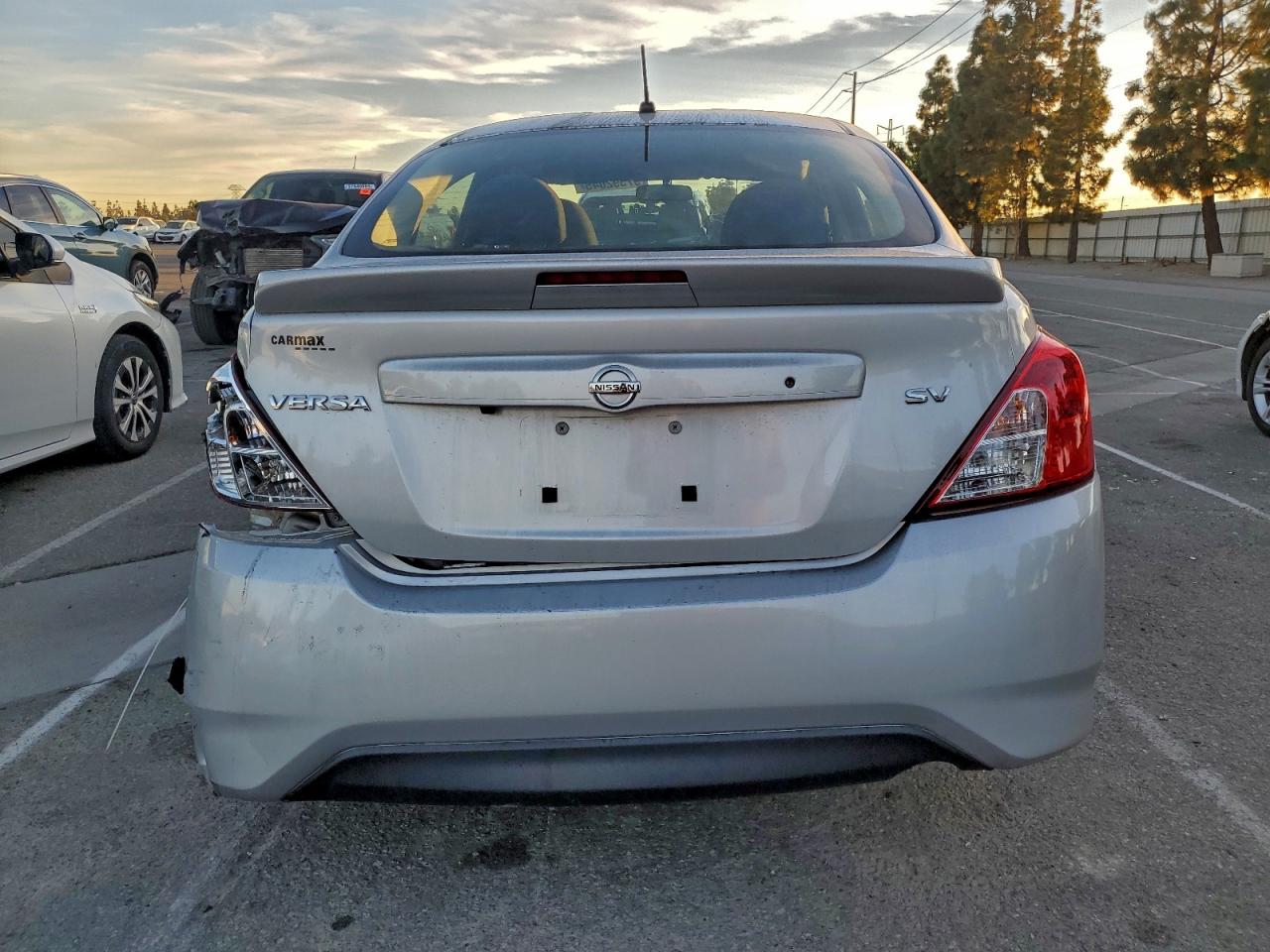 2019 NISSAN VERSA S photo 6